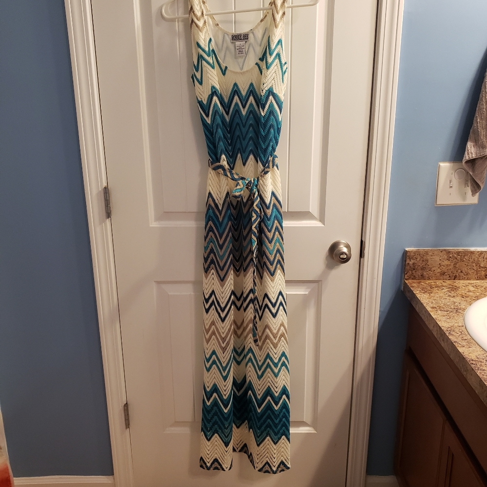 Robbie Bee NWOT chevron crochet style maxi dress